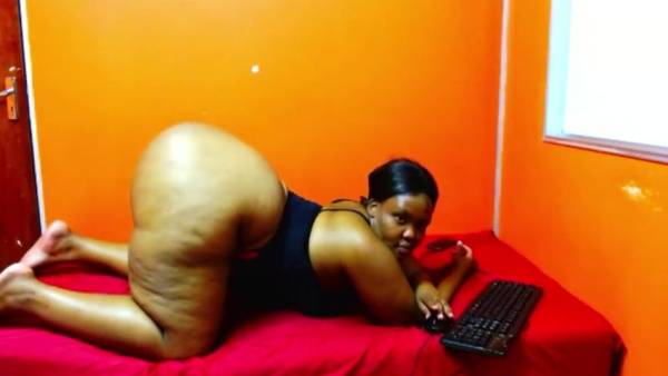 Huge Sexy Cellulite Ridden Black Booty Shaking Marshastarque on tubepornebony.com