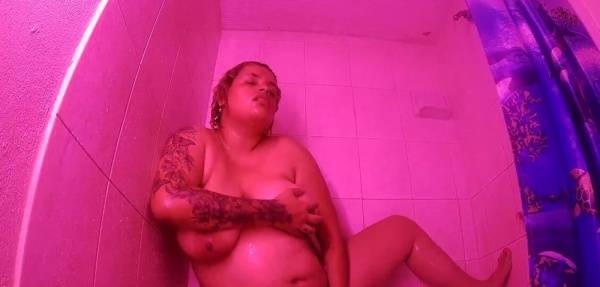 Ebony Bbw Dildoing In The Shower on tubepornebony.com